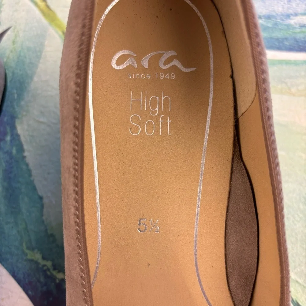 NEW ARA Kendall Suede Pump Tan Size 8 Heels Comfort Shoe